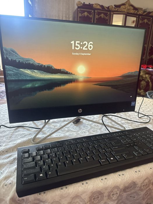 Sistem PC All in One HP 27-cb0008nq, AMD Ryzen 7 5700U pana la 4.3GHz, 27" Full HD, 8GB, 256 g, SSD 512GB, AMD Radeon Graphics, Windows 11 Home, Negru