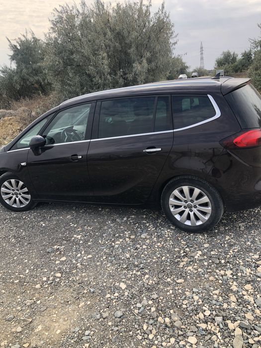 Opel zafira 2012
