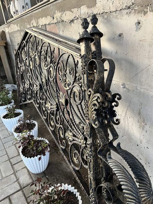 Продам прочные кованые перила  длинна 2,80