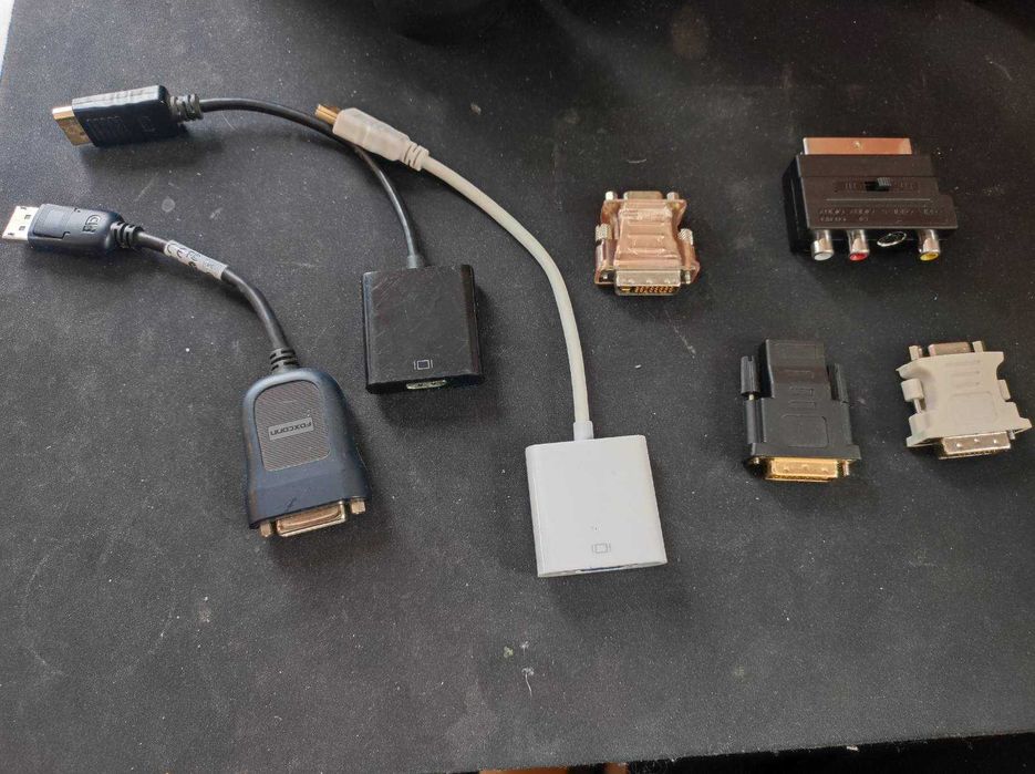 Продават се различни активни / пасивни видео конвертори / адаптери