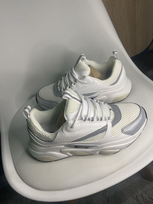 Dior B22 “ White “