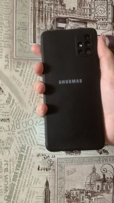 продам телефон идеал состояние