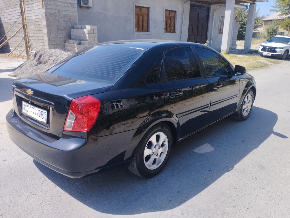 Qora jentra moshina idial