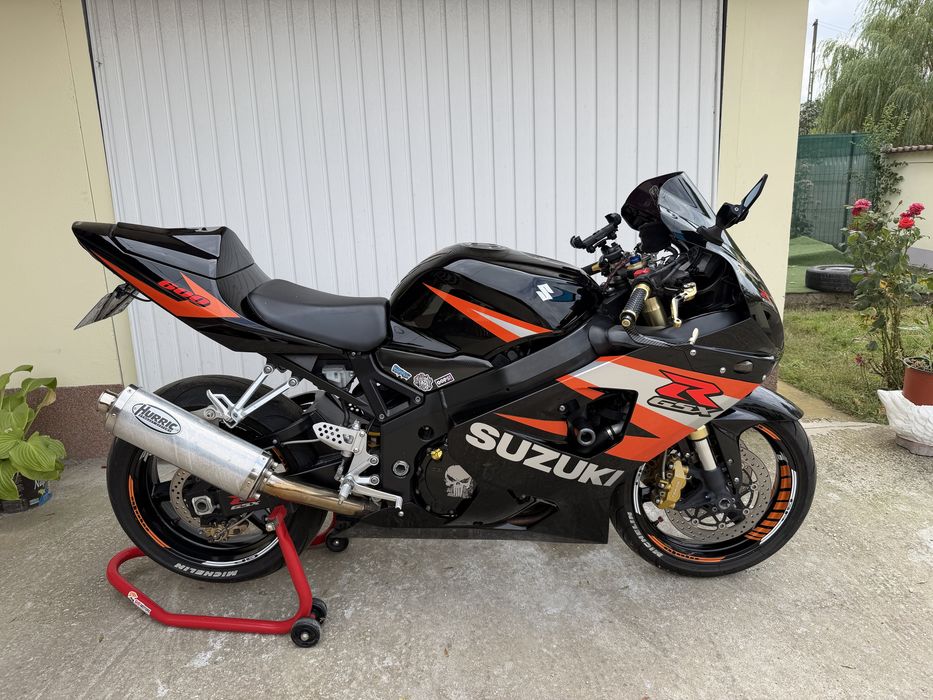 Suzuki GSXR k4 ..