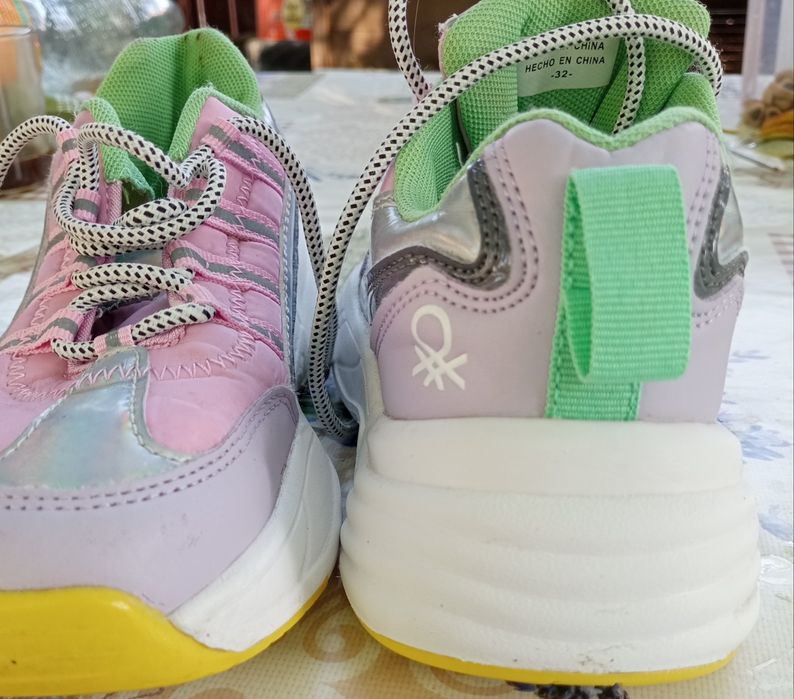 Adidași fete mărime 32