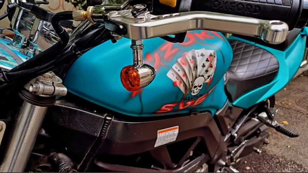 Suzuki SV650N K5 – întreținut impecabil – accesorii + piese originale