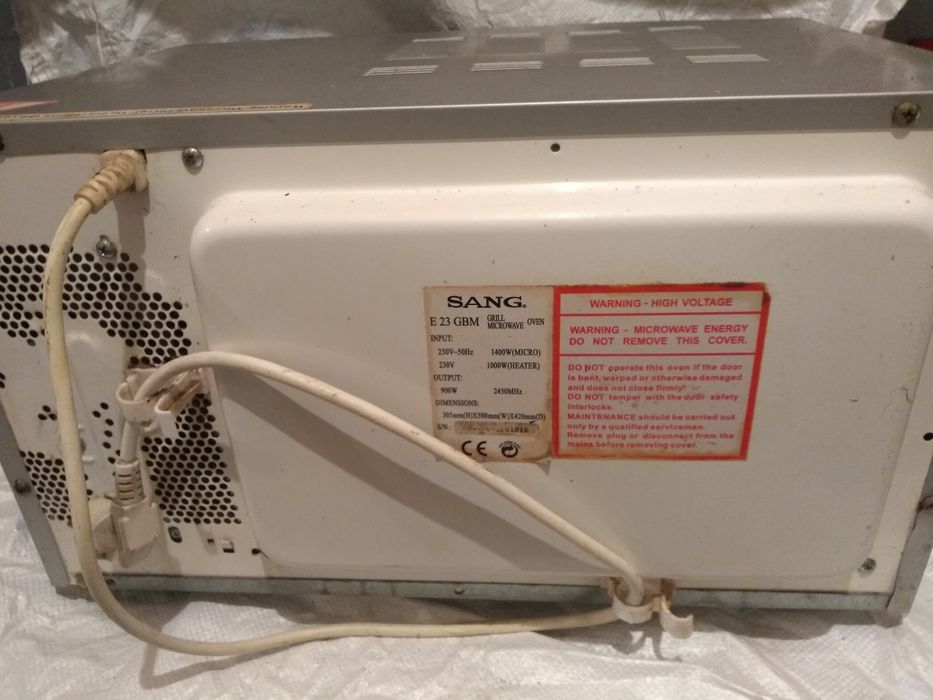 Микровълнова печка ,,Sang " за части .