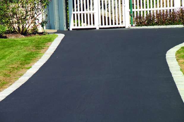 Asfaltare curte, drumuri, parcare, alei – executate cu profesionisti