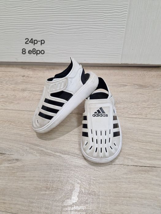 Сандали, маратонки в запазено състояние