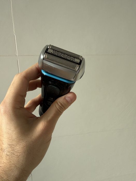 Shaver Braun Seria 8 model 8345s cu dock si trusa aparar ras calatorit