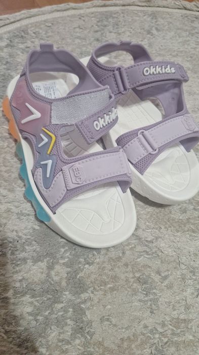 Продам детские сандали. Новые