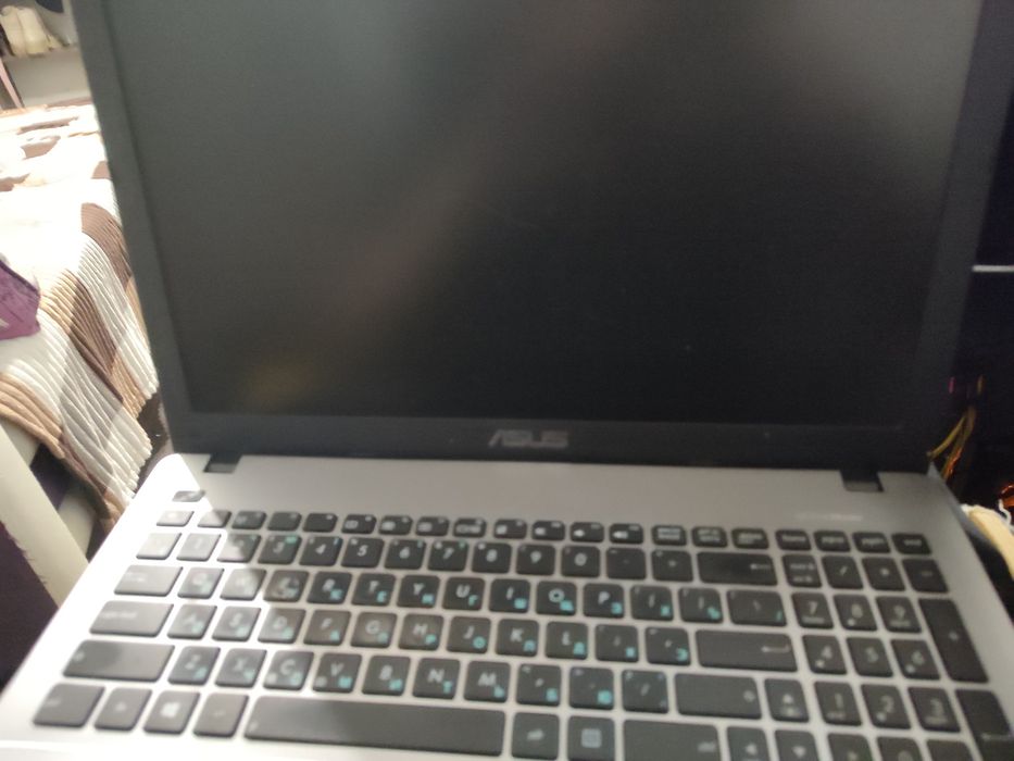 Ноутбук Asus K550C