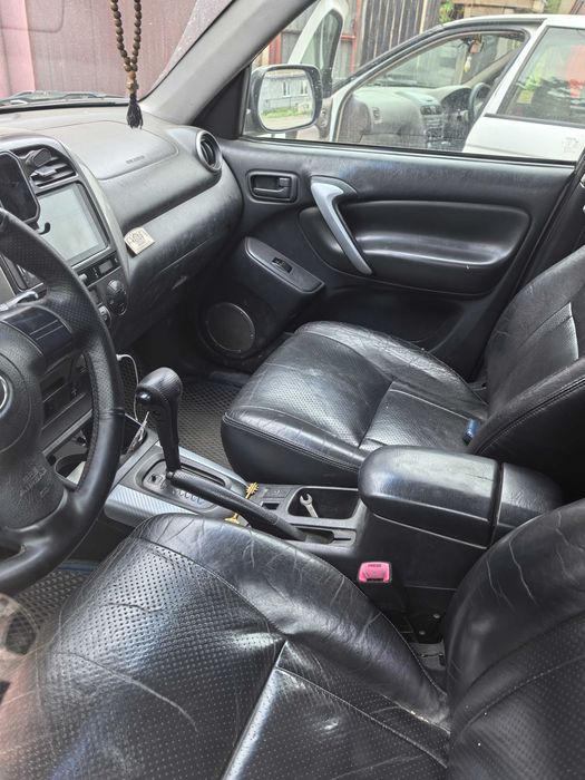 Тойота раф4 2004г.