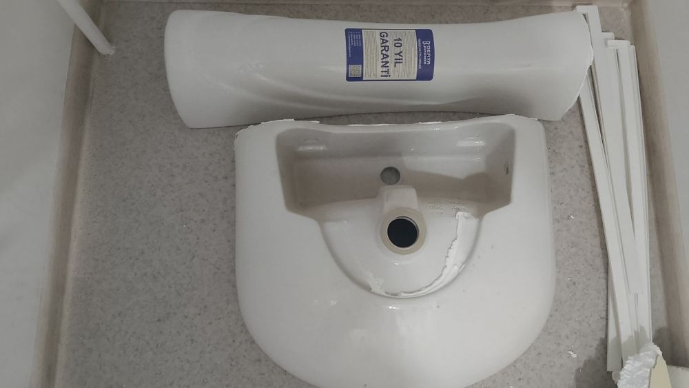 Раковина с пьедисталом