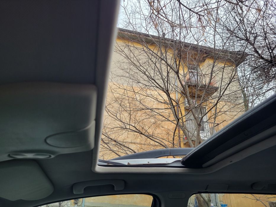 Продавам Opel Zafira