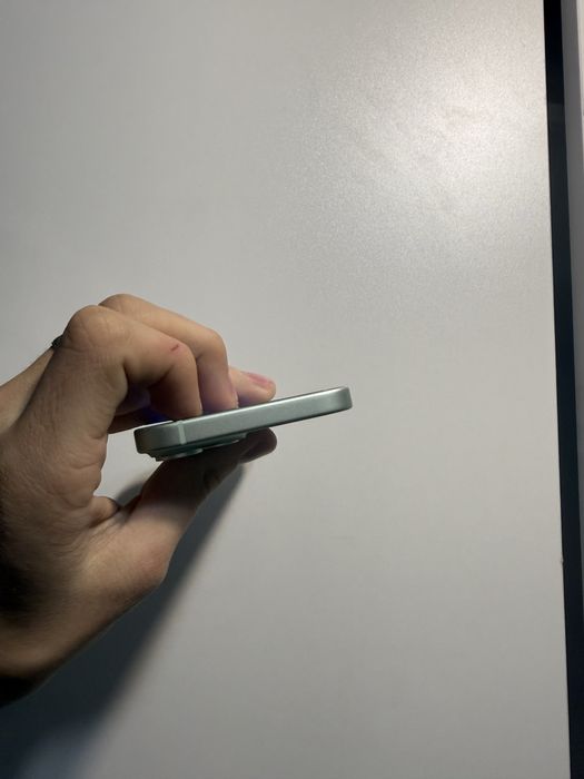 Продам Iphone 15