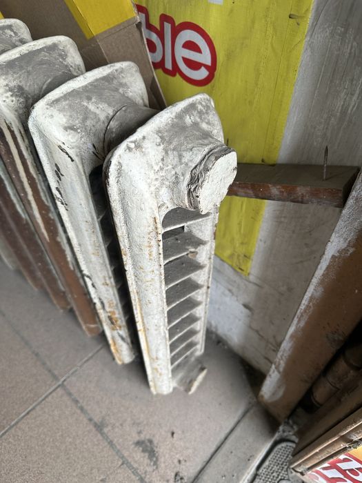 Продам 2 батареи