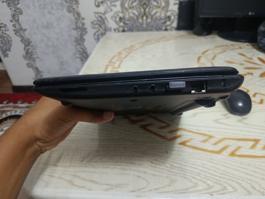 Netbuk Asus arzon narxda. 128 GB