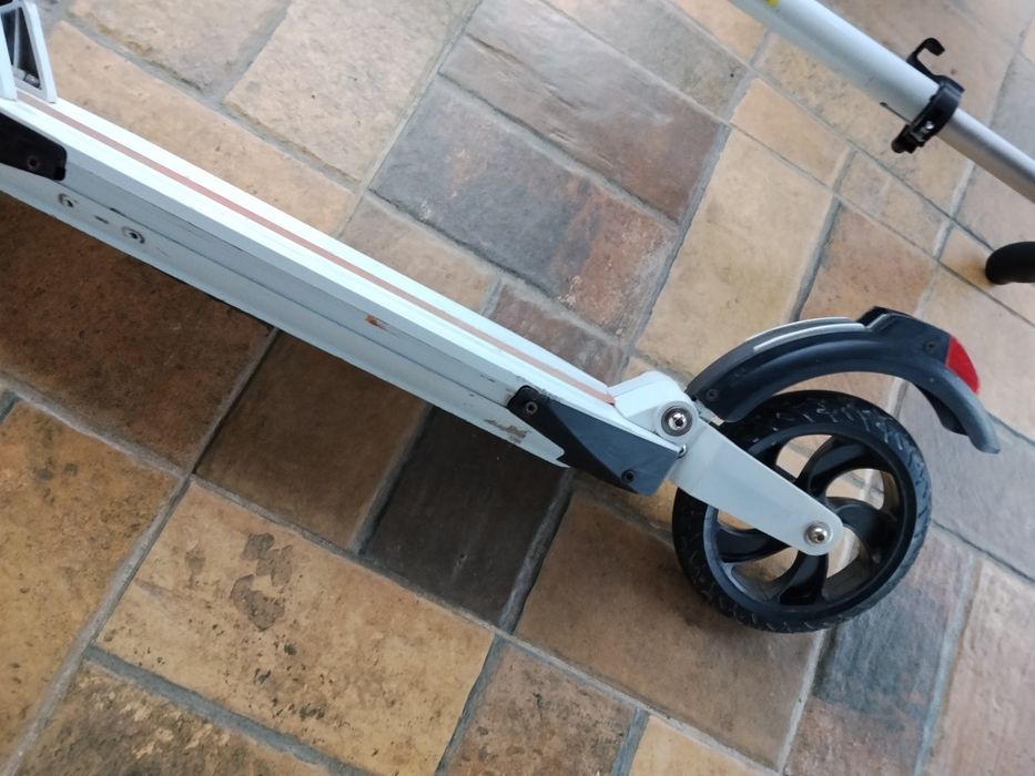 Scuter Electric Breckner Germany 350W,fara sistem de pliere,Baterie Bună cu Încărcător
