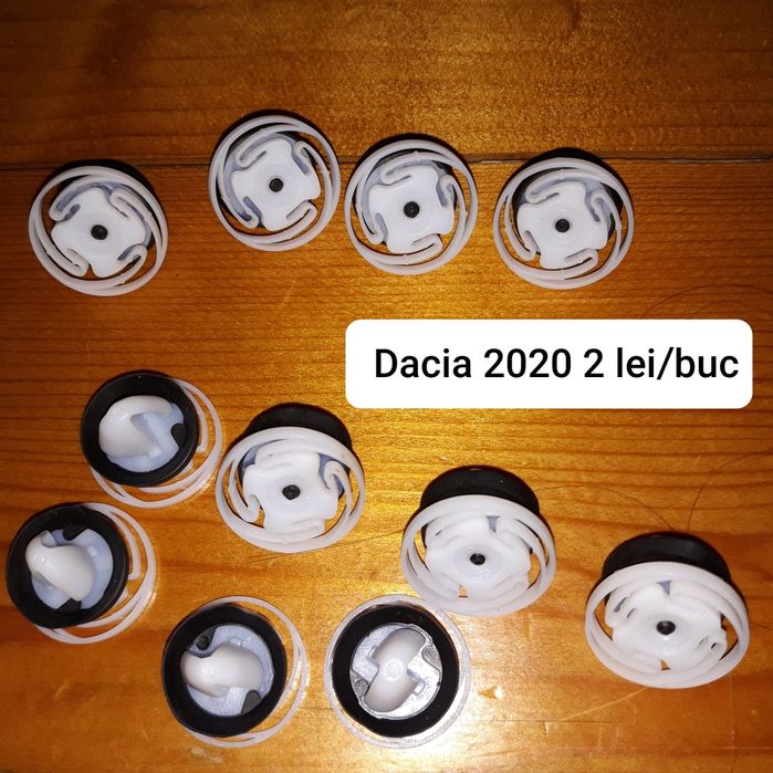 Vand clipsuri pentru panou usa Dacia, Renault,Citroen,Peugeot