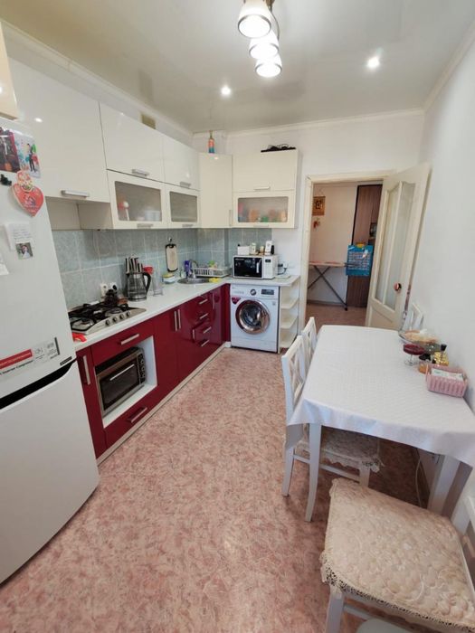 Продам 2х комнатную , ниш