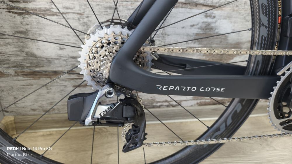 Карбонов аеро шосеен велосипед Bianchi Oltre RC SRAM Red AXS Powermeter Fulcrum Speed 40T | 57