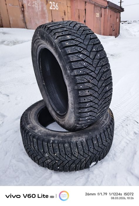 Резина зимняя 215/55 R16