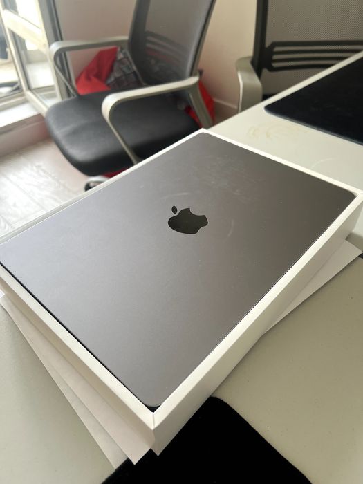 MacBook Air 13" M3, 8/256, Space Gray, 2024