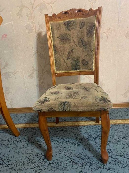 Продам стол и стулья