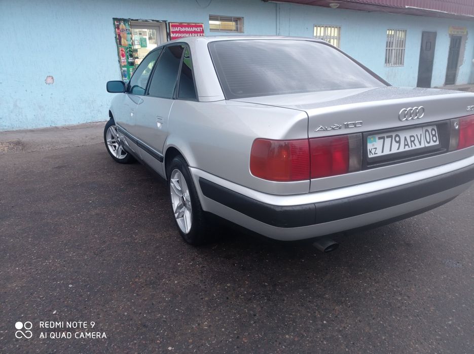 Ауди 100  с4  .,,