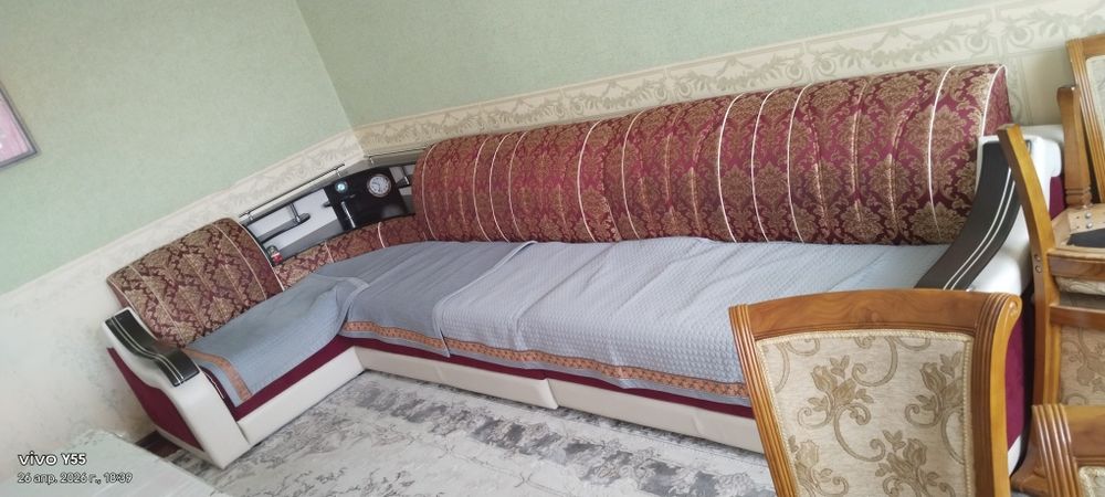 Продам диван в отличном состояний