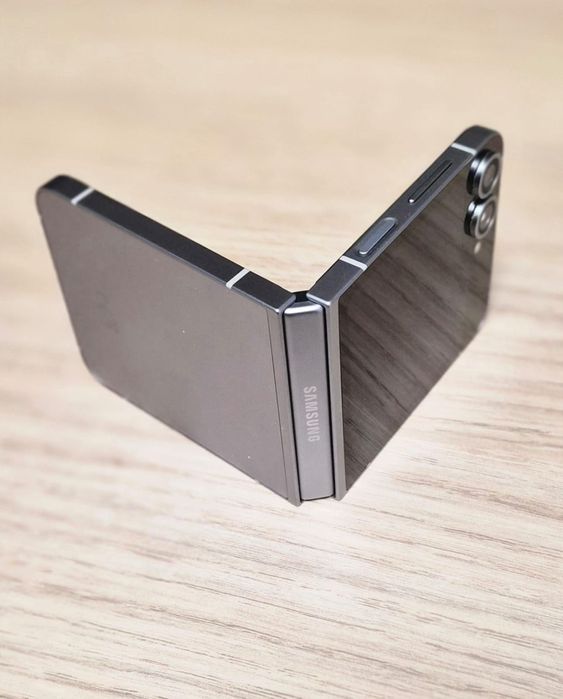 Telefon samsung z flip6