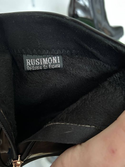 Продам сапожки на каблуках Rusimoni