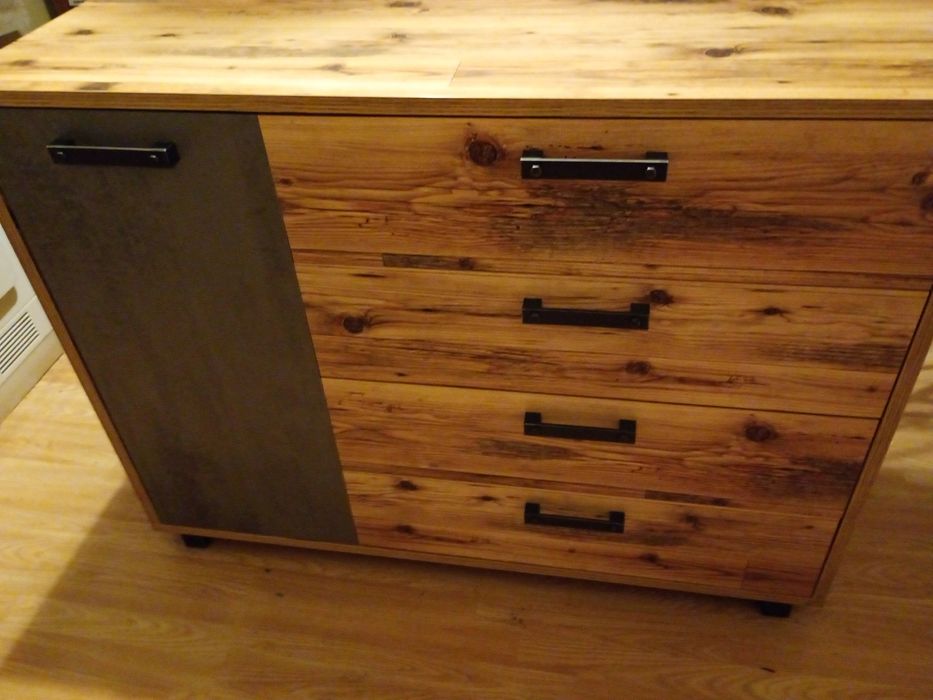 Comoda impecabilă, ca nouă