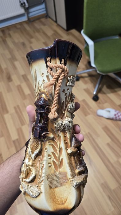 Vaza ceramica România.