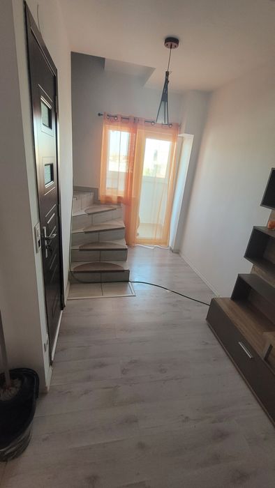 Cameră de închiriat în duplex spațios