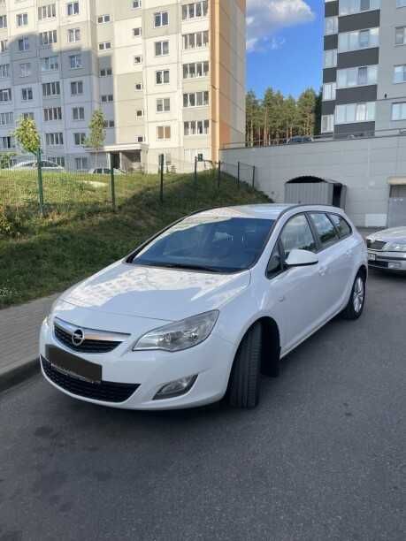Opel Astra J 2011 inmatriculat