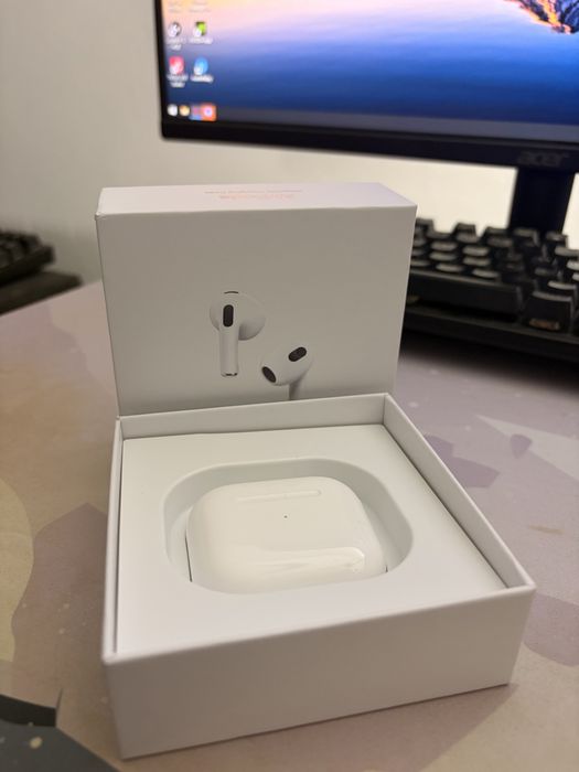 Vand Airpods 3 noi