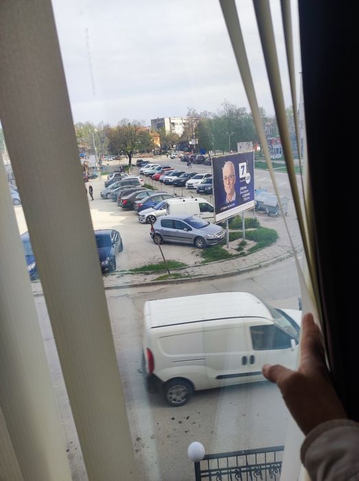 Продавам компактно студио !