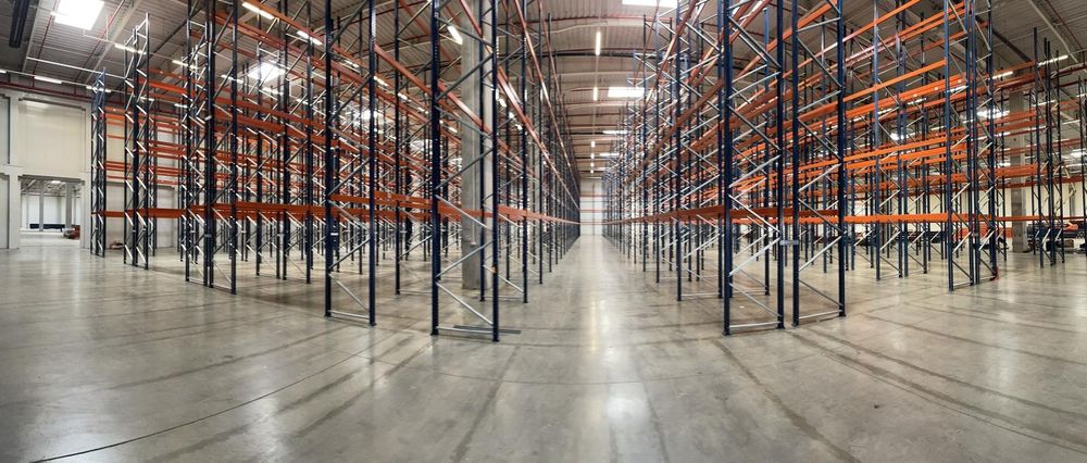 Rafturi metalice industriale reglabile 
Avem orice dimensiuni livram i