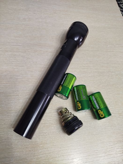 Фонарик  MAGLITE.