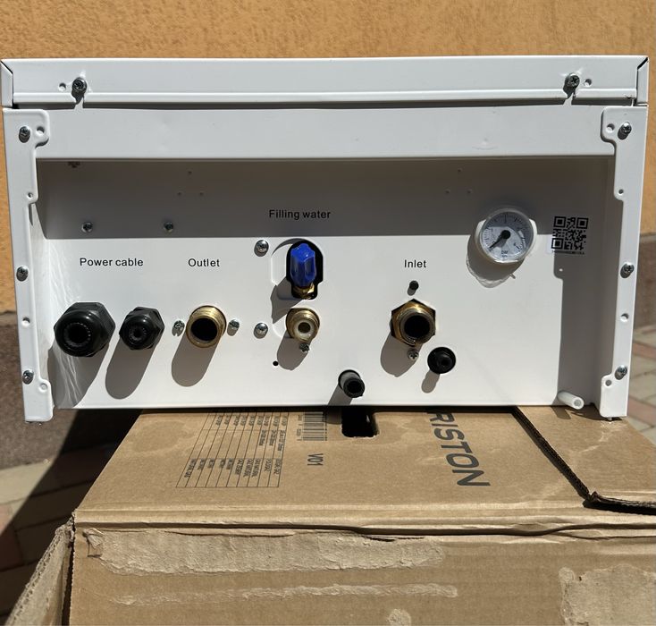 Vând centrală electrică Ferroli, putere 6 kW, alimentare pe curent electric.