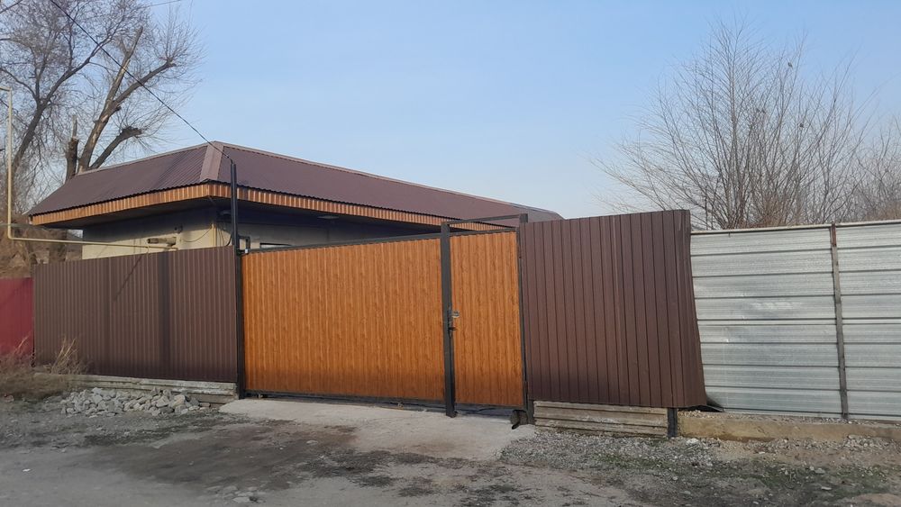 Продам  времянку  В центре  Байсерке