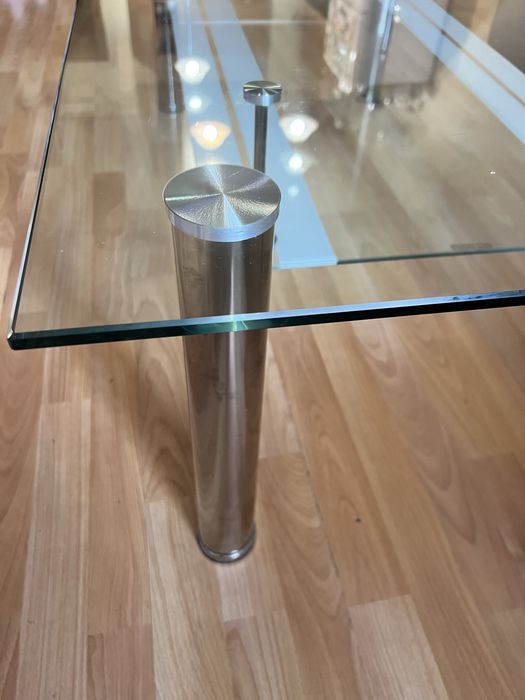 Стъклена холна маса