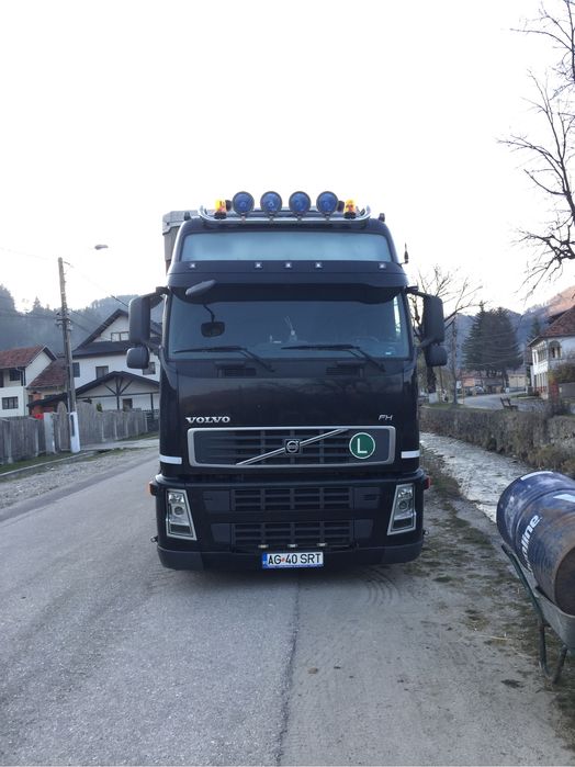 Ansamblu cap tractor volvo si semiremorca schmitz