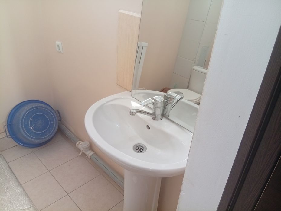 Termiz shahar 4etajli dom 4 etaj 3 xonali 52 kv dom sotiladi