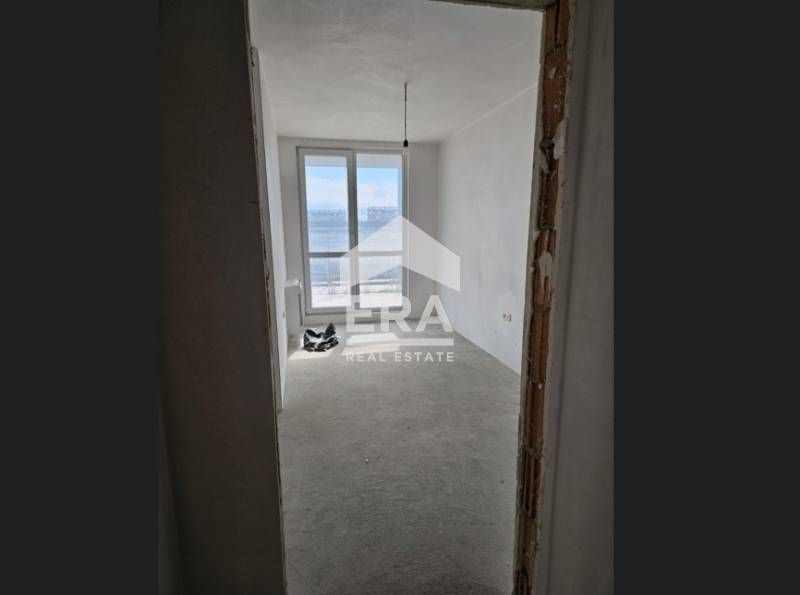 Четиристаен просторен апартамент в жк Левски град Варна