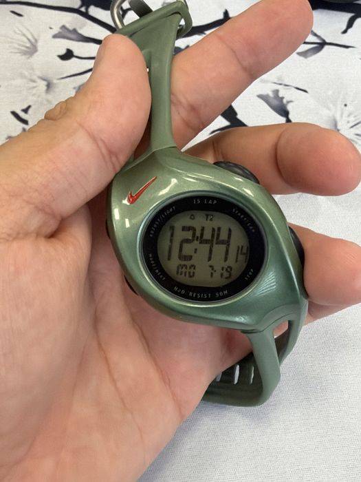 Продам часы Nike