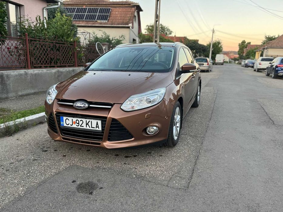 Vând Ford Focus.