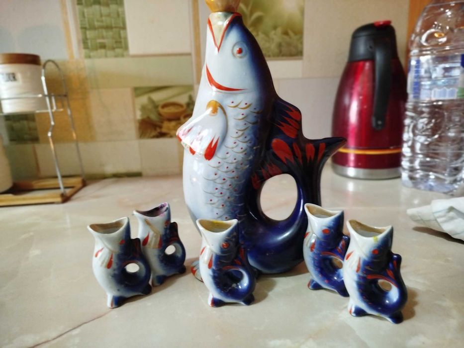 Antikvariyat suv idishi